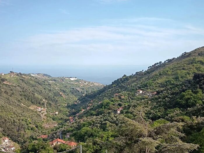 Appartamento con 5 locali in vendita in Verezzo San Donato, Sanremo