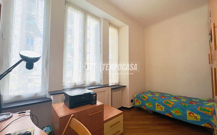 Appartamento con 5 locali in vendita in Via Digione, Genova