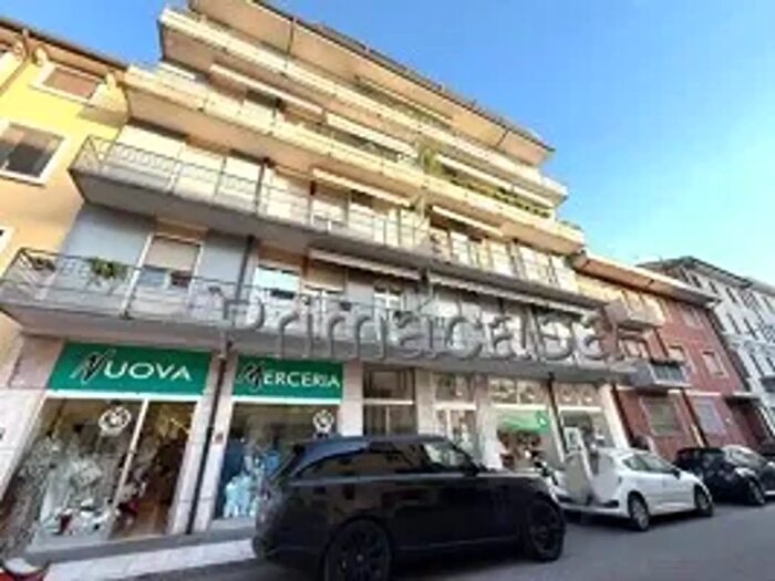 Appartamento trilocale in vendita in Corso della Vittoria, Legnago