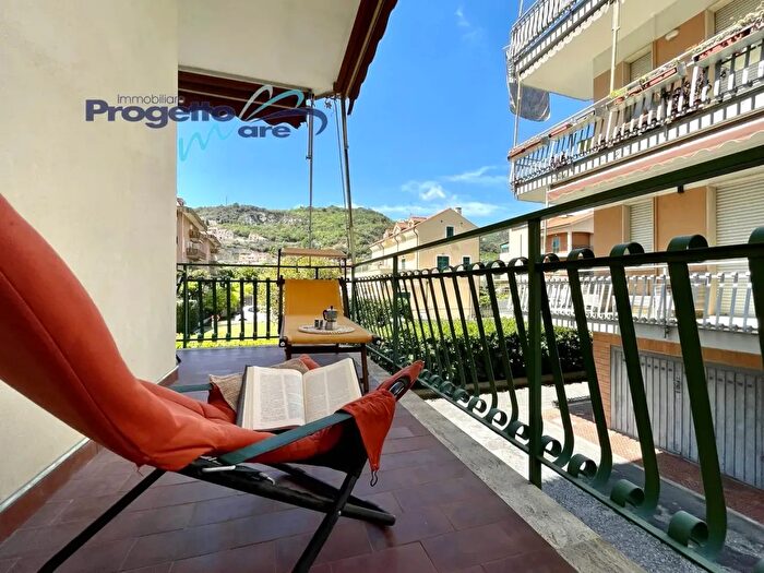 Appartamento bilocale in vendita in Via Piani, Pietra Ligure