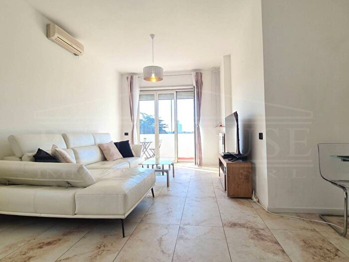 Appartamento trilocale in affitto in Viale America, Eur, Roma