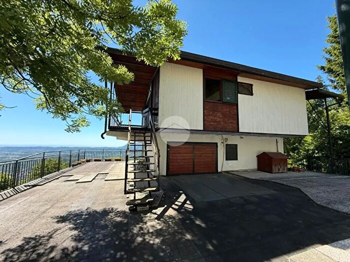 Casa con 9 locali in vendita in Via Celle, Villar Dora