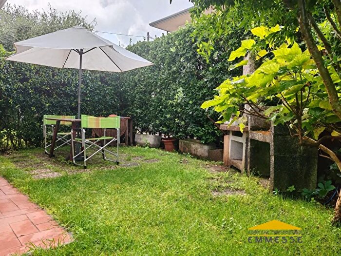 Appartamento bilocale in vendita in Massa