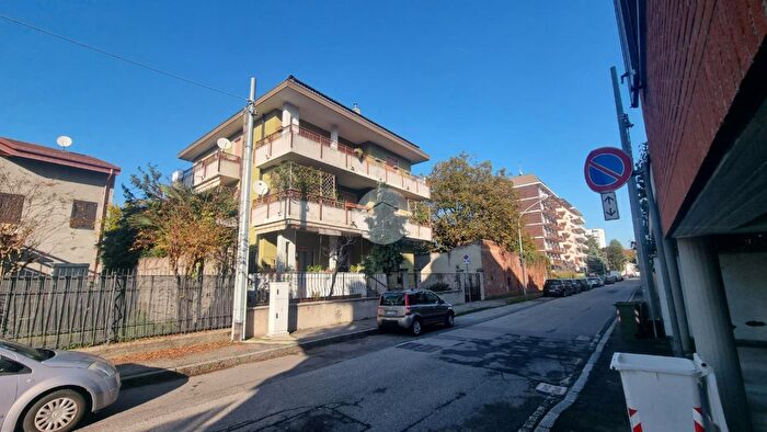 Appartamento trilocale in affitto in Via Q Orazio, Busto Arsizio