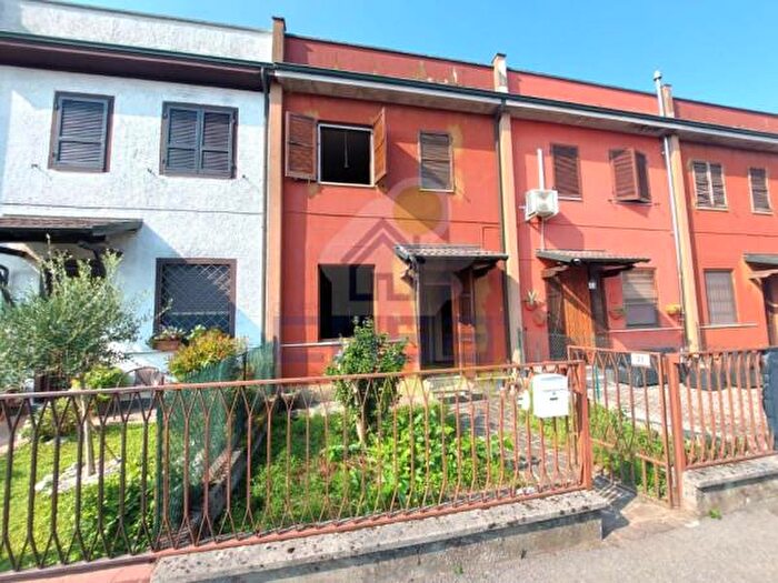 Casa trilocale in vendita in Via Primo Maggio, Fombio