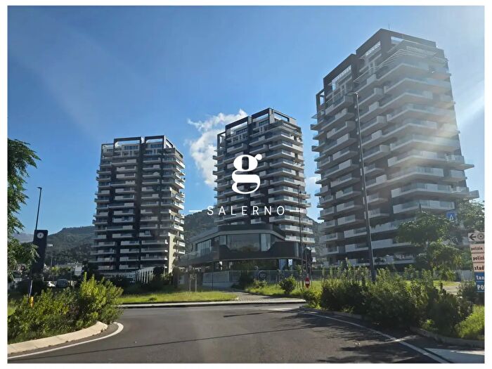 Appartamento con 5 locali in affitto in Via Generale Clark, Salerno