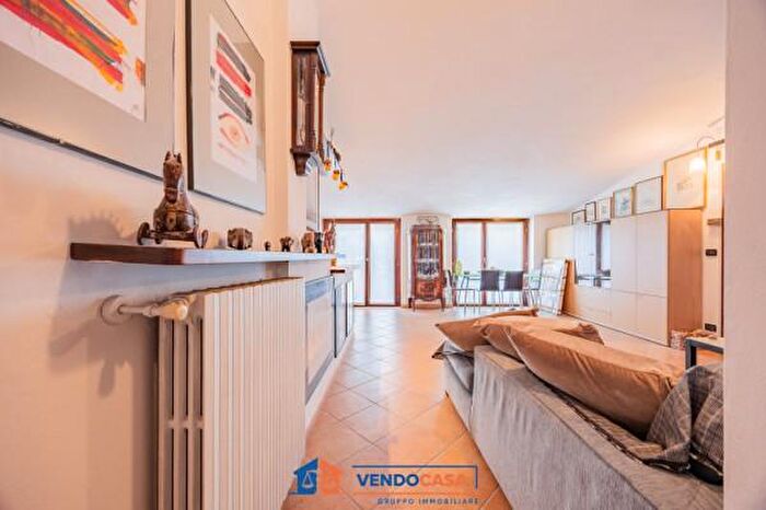 Case in Vendita e in Affitto - 2