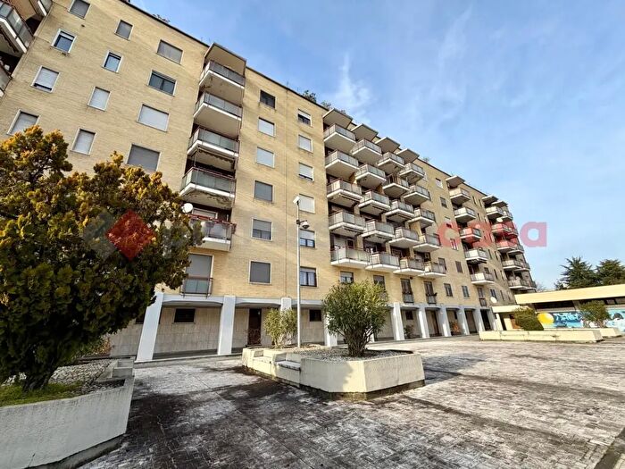 Appartamento bilocale in vendita in Via dei Salici, Cesano Boscone