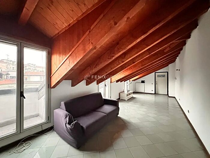 Appartamento trilocale in affitto in Via dei Transiti, Milano