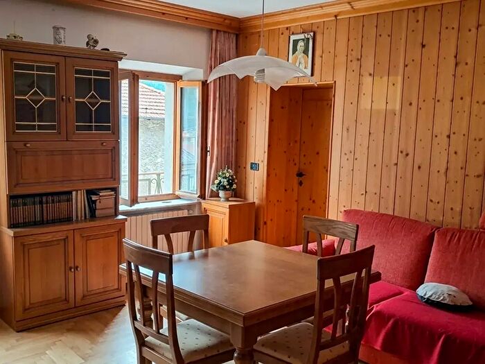 Appartamento con 6 locali in vendita in Via Monsignore Ciani, Domegge Di Cadore