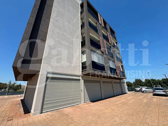 Appartamento quadrilocale in affitto in Strada San Giorgio Martire, Bari