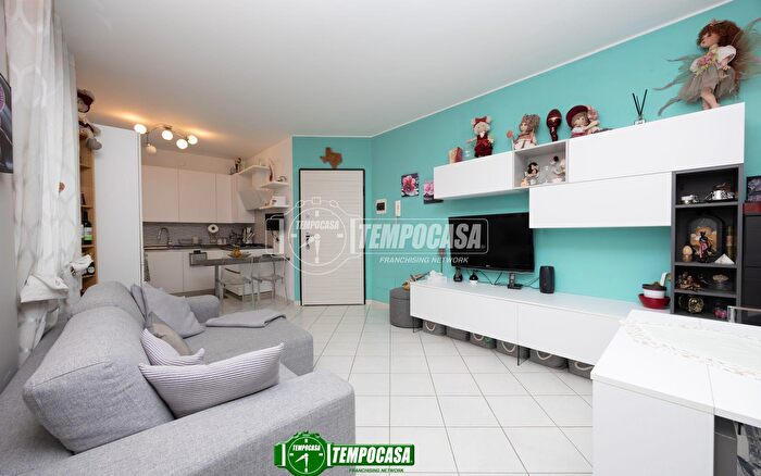 Appartamento trilocale in vendita in Via Monte San Michele, Gessate