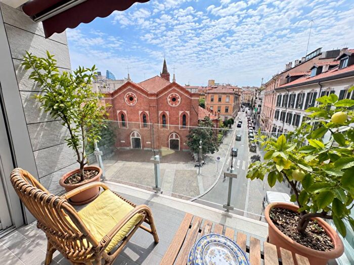 Appartamento trilocale in affitto in Corso Giuseppe Garibaldi, Moscova, Milano