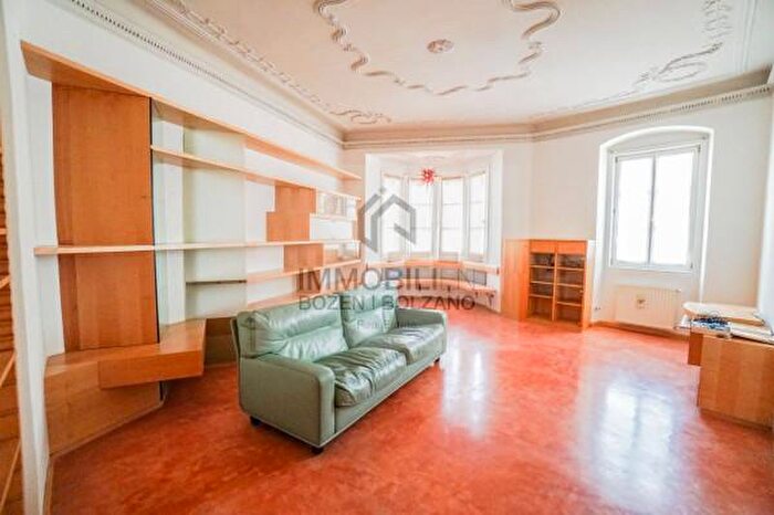 Appartamento trilocale in vendita in Via Dottor Joseph Streiter, Bolzano