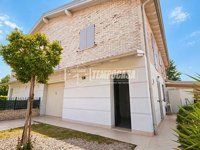 Casa trilocale in vendita in Via Angelo Vassallo d, Crevalcore