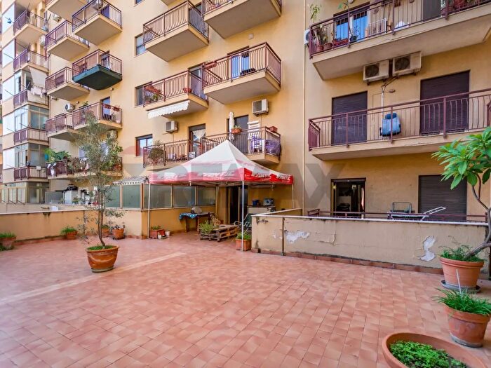 Appartamento quadrilocale in vendita in Corso Calatafimi, Palermo
