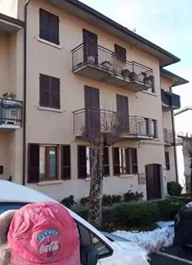 Appartamento con 5 locali in vendita in Piazza XXV Aprile, Lugagnano Val DArda
