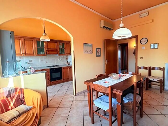 Appartamento con 6 locali in vendita in Monsummano Terme