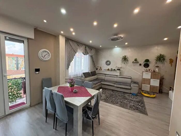 Appartamento trilocale in vendita in Via Guglielmo Ventura, Asti