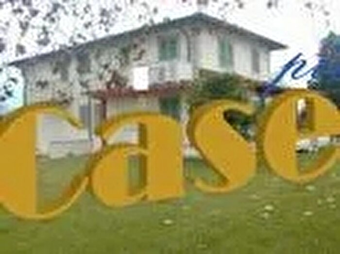 Casa con 6 locali in vendita in Pietrasanta