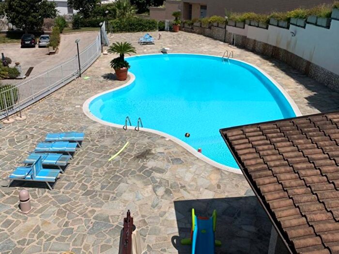 Appartamento quadrilocale in affitto in Via Trepiccioni, Monterusciello, Pozzuoli