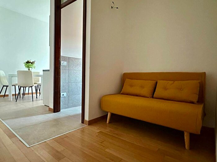 Appartamento bilocale in affitto in Via Savona, Solari, Milano