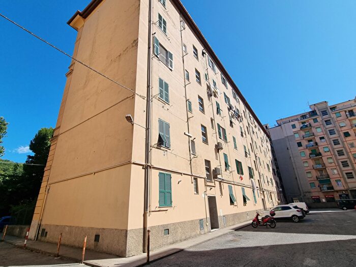 Appartamento con 5 locali in vendita in Via Walter Fillak, Genova