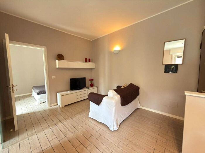 Appartamento bilocale in affitto in Via Volterra, Washington, Milano