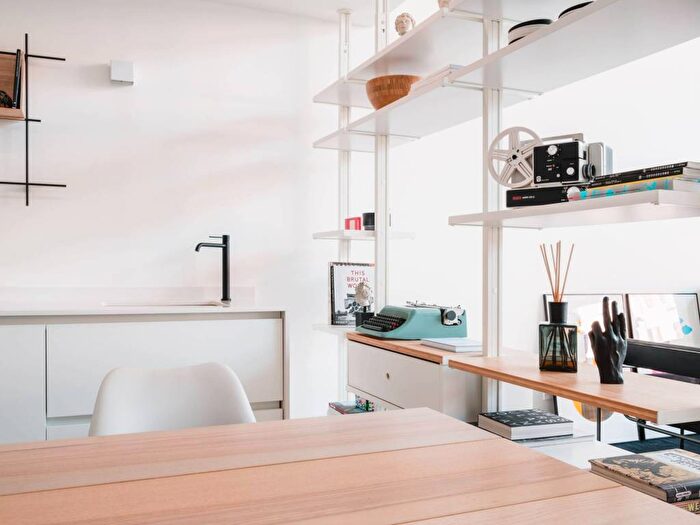 Appartamento trilocale in affitto in Via Giovanni Enrico Pestalozzi, Barona, Milano