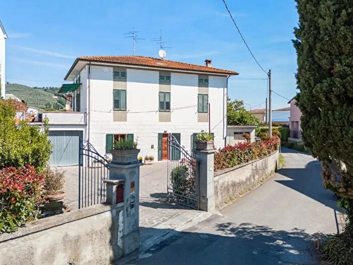 Appartamento quadrilocale in vendita in Ella Pescaia, Buti
