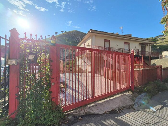 Appartamento quadrilocale in vendita in Via Sp, Monreale