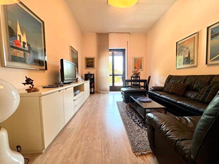 Appartamento trilocale in vendita in Via Arbe, Milano