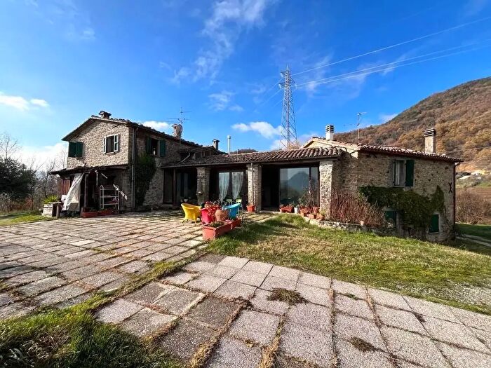 Casa con 14 locali in vendita in Via XXIV Maggio, Novafeltria