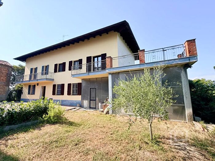 Casa con 6 locali in vendita in Via San Luigi, Murisengo Monferrato