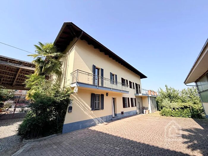 Case in Vendita e in Affitto - 2