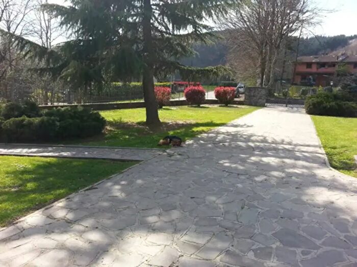 Casa con 6 locali in vendita in Vernio