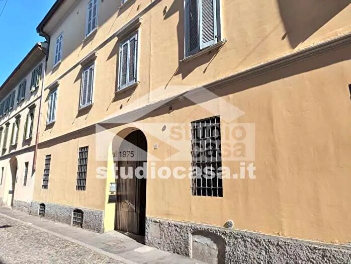 Appartamento quadrilocale in vendita in Via Bertesi, Cremona