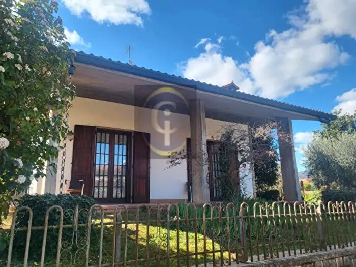 Casa con 6 locali in vendita in Prevalle