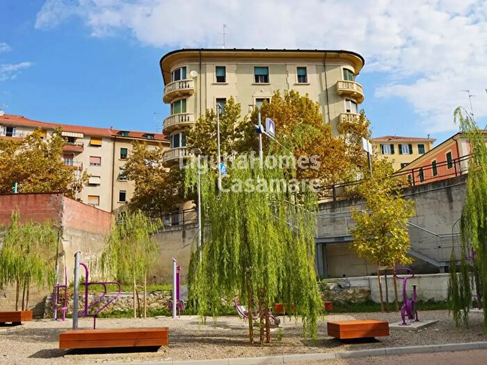 Appartamento quadrilocale in vendita in Via XXV Aprile, Imperia