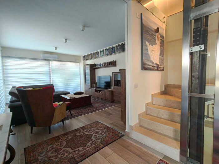 Case in Vendita e in Affitto - 3