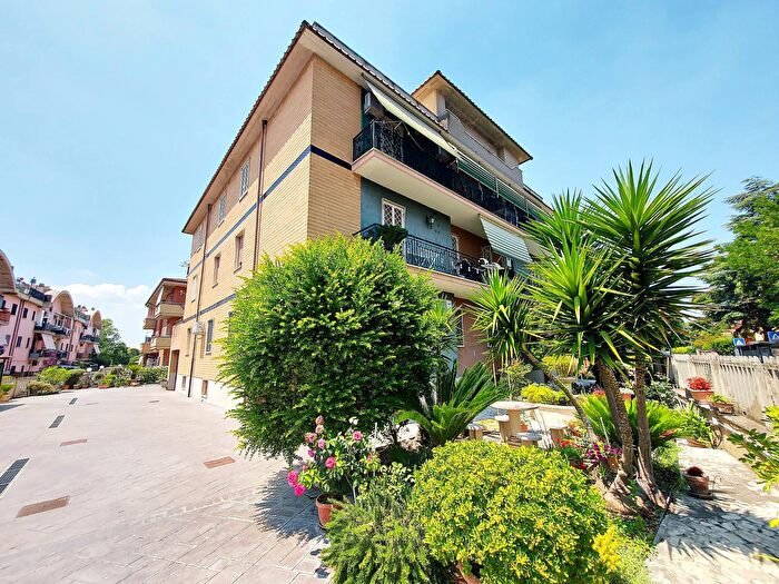 Appartamento con 5 locali in vendita in Via Campolimpido, Tivoli