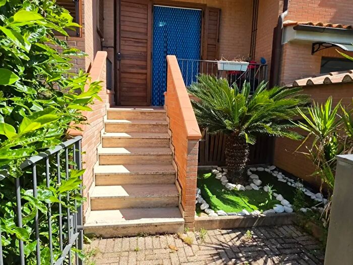 Appartamento trilocale in vendita in Via Gaetano Donzetti, Siena