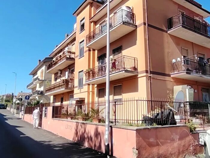 Appartamento bilocale in affitto in Via della Cerquetta, Roma