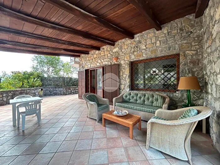 Casa con 7 locali in vendita in Loc Terribile, Santa Marina