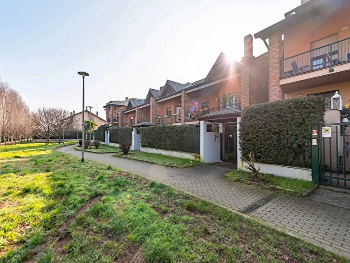 Casa quadrilocale in vendita in Lainate