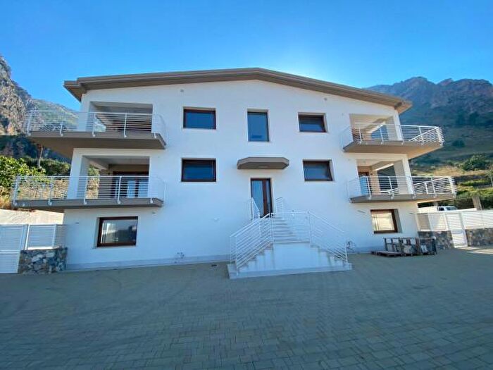 Appartamento quadrilocale in vendita in Contrada Bocca della Carrubba, Castellammare Del Golfo