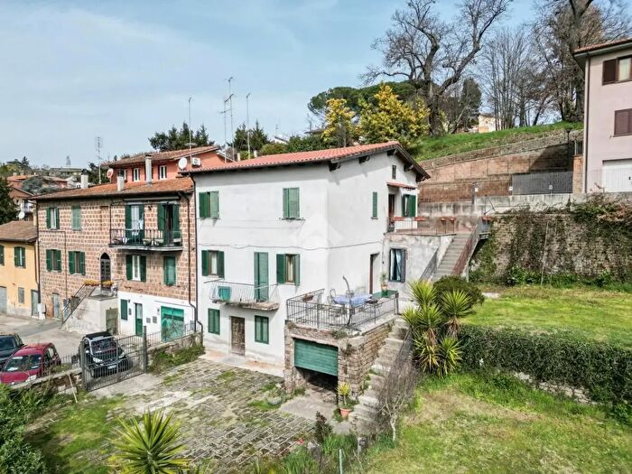 Appartamento quadrilocale in vendita in Via dei Bersaglieri, Capranica