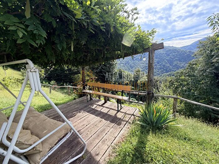 Casa con 10 locali in vendita in Contrà Scalabrini, Valli Del Pasubio