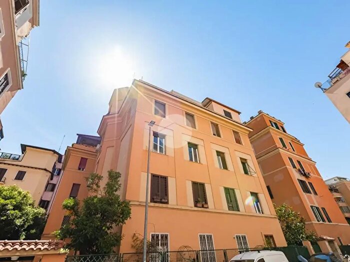 Appartamento quadrilocale in affitto in Via Durazzo, Roma