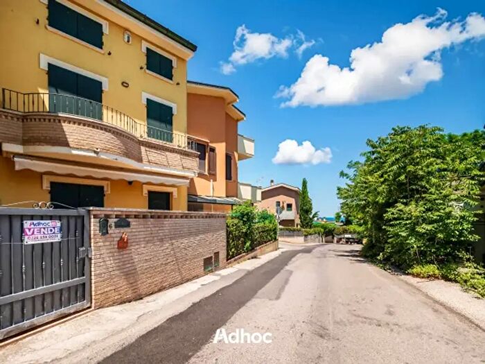 Casa quadrilocale in vendita in Via del Carmine, Fano